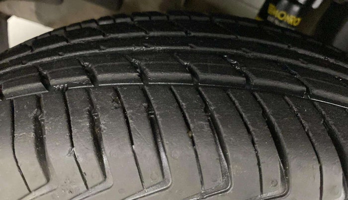 2018 Renault Kwid RXL 1.0, Petrol, Manual, 11,336 km, Left Front Tyre Tread