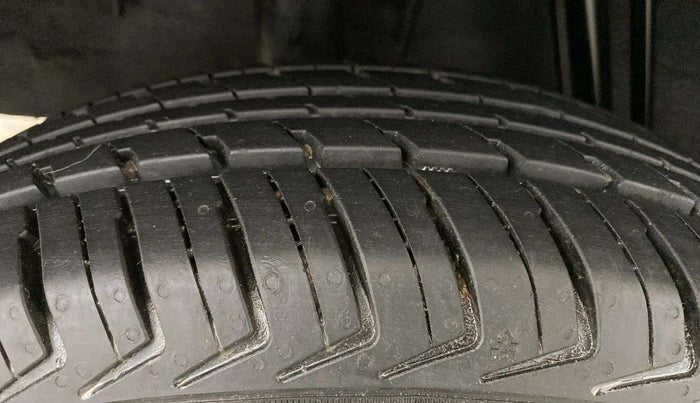2018 Renault Kwid RXL 1.0, Petrol, Manual, 11,336 km, Right Rear Tyre Tread