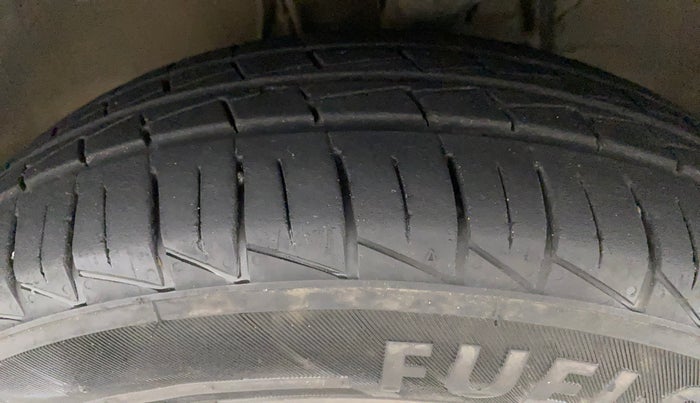 2020 Maruti Alto VXI, Petrol, Manual, 7,800 km, Left Front Tyre Tread