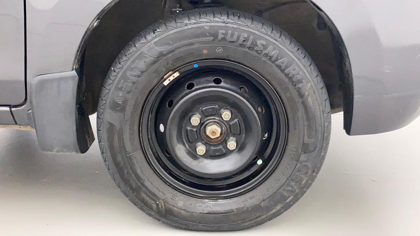 2020 Maruti Alto VXI, Petrol, Manual, 7,800 km, Right Front Wheel