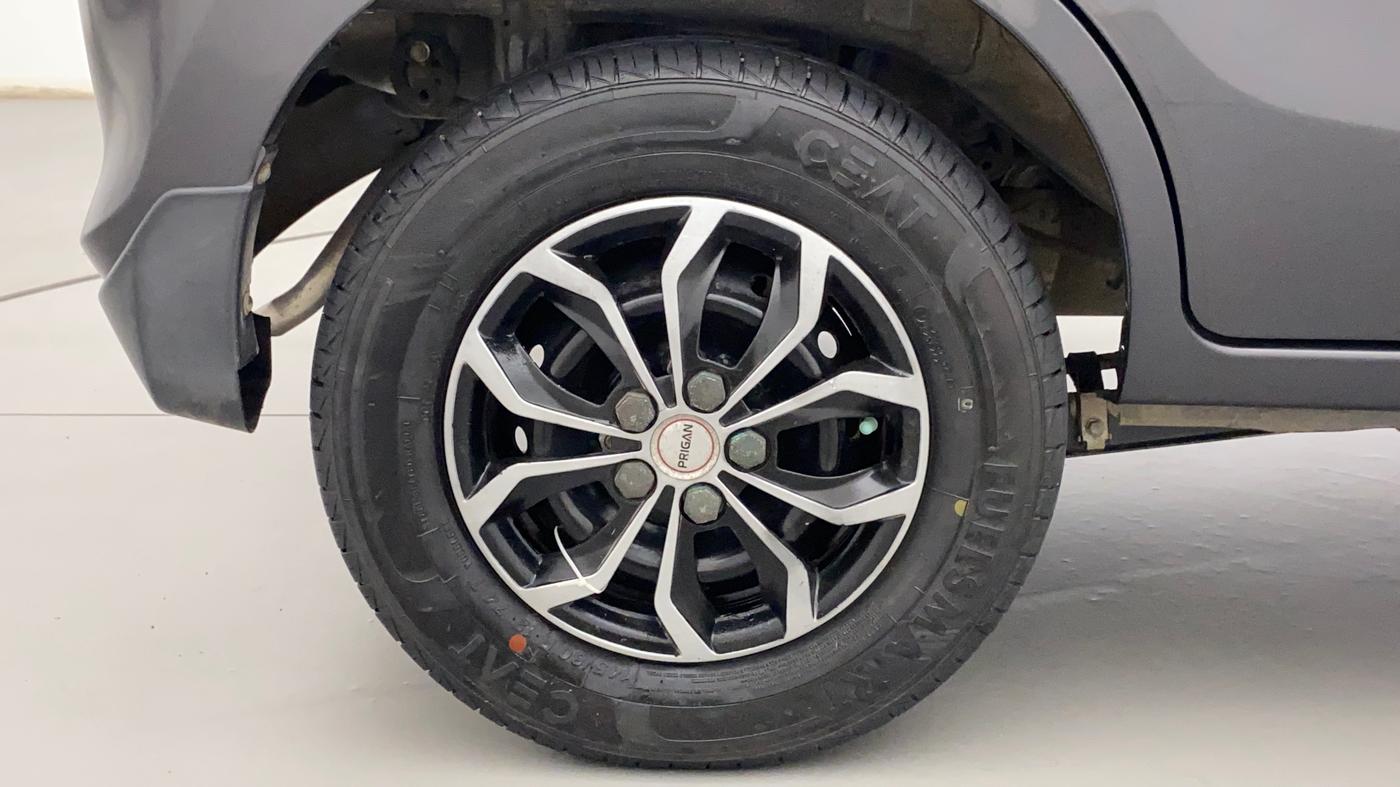 2020 Maruti Alto VXI, Petrol, Manual, 7,800 km, Right Rear Wheel