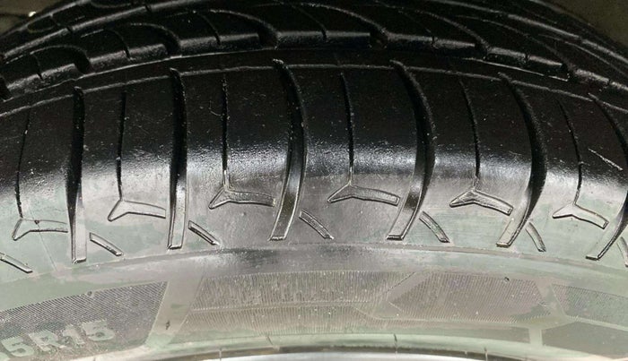 2021 Maruti XL6 ZETA MT, Petrol, Manual, 51,863 km, Left Front Tyre Tread