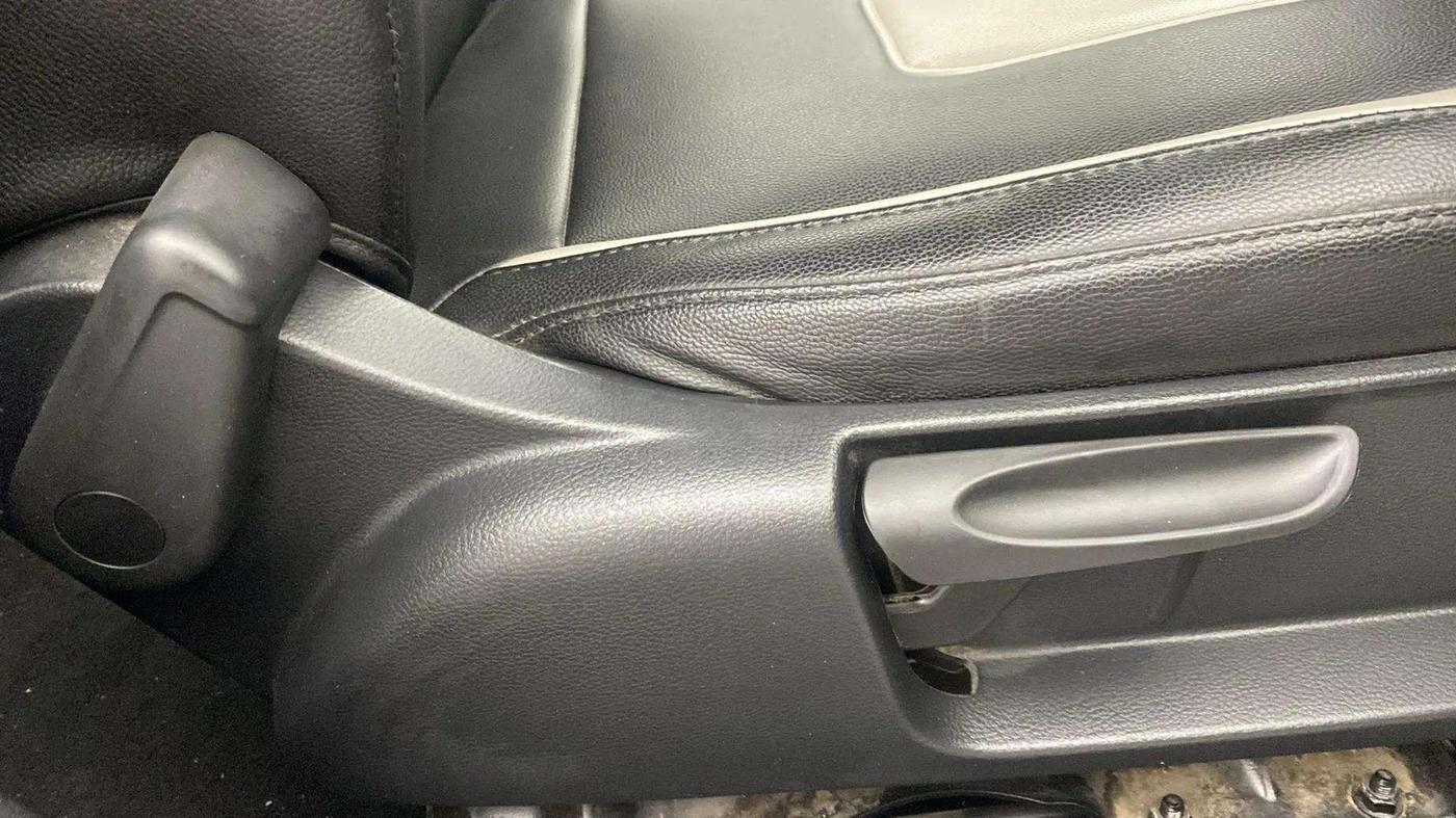 2020 Skoda Rapid 1.0 AMBITION TSI MT, Petrol, Manual, 77,228 km, Driver Side Adjustment Panel