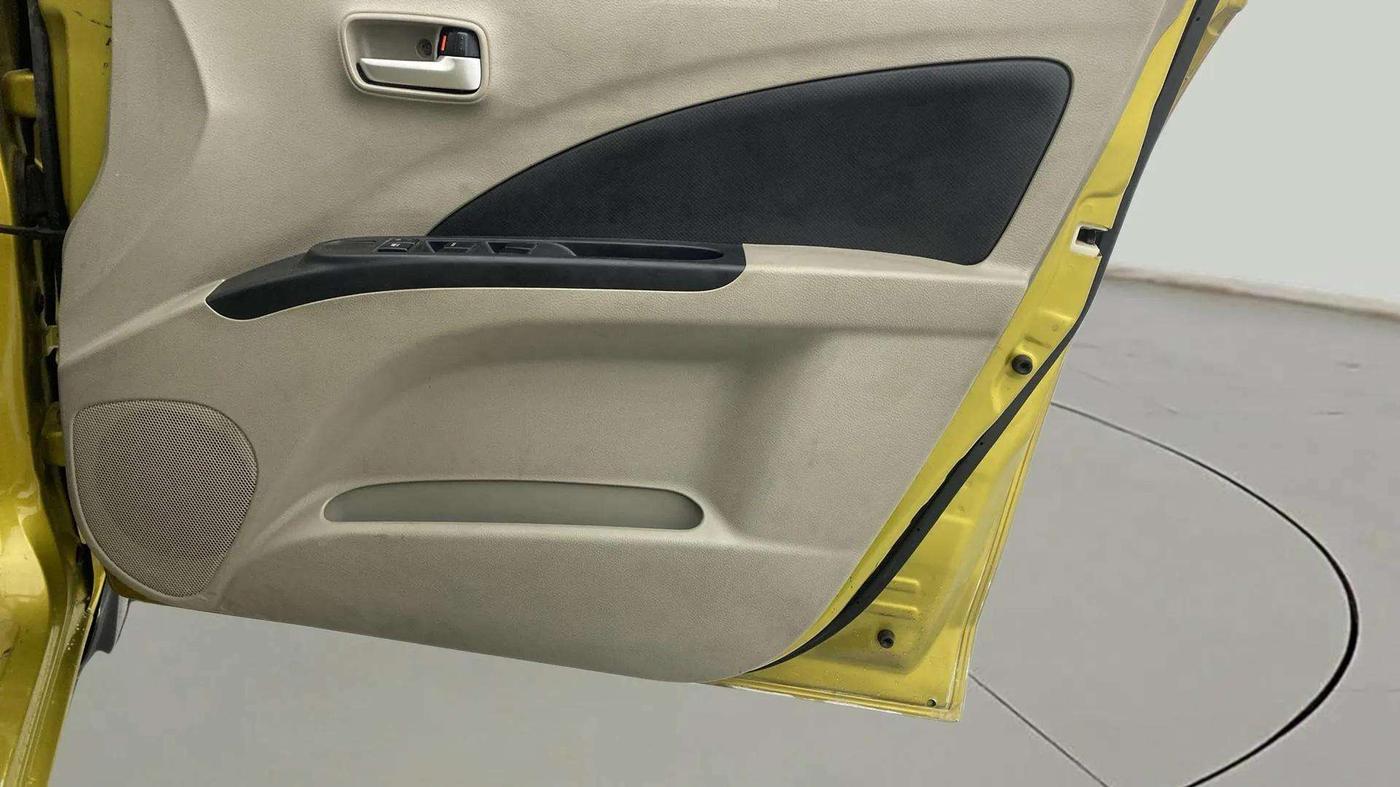 2016 Maruti Celerio VXI AMT, Petrol, Automatic, 45,567 km, Driver Side Door Panels Control