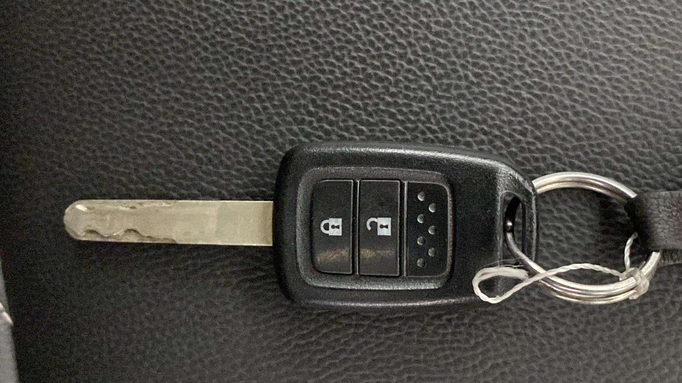 2023 Honda Amaze 1.2L I-VTEC S, Petrol, Manual, 35,736 km, Key Close Up