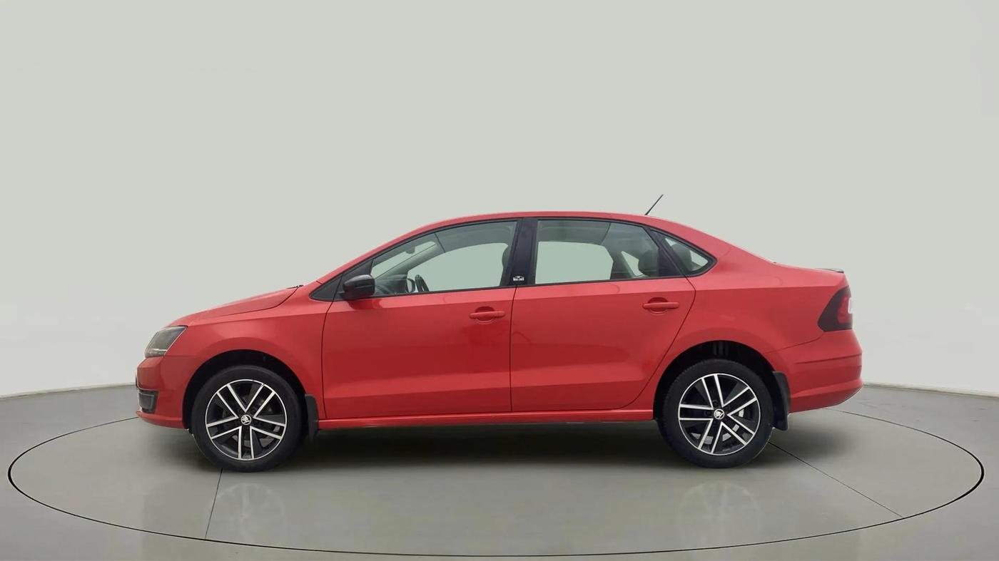 2019 Skoda Rapid STYLE 1.6 MPI AT, Petrol, Automatic, 38,538 km, Left Side