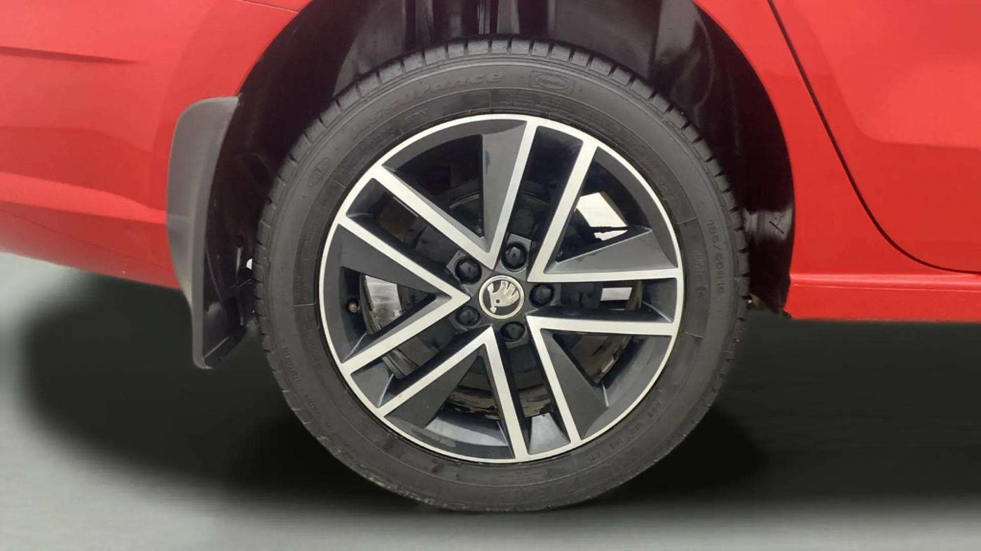 2019 Skoda Rapid STYLE 1.6 MPI AT, Petrol, Automatic, 38,538 km, Right Rear Wheel