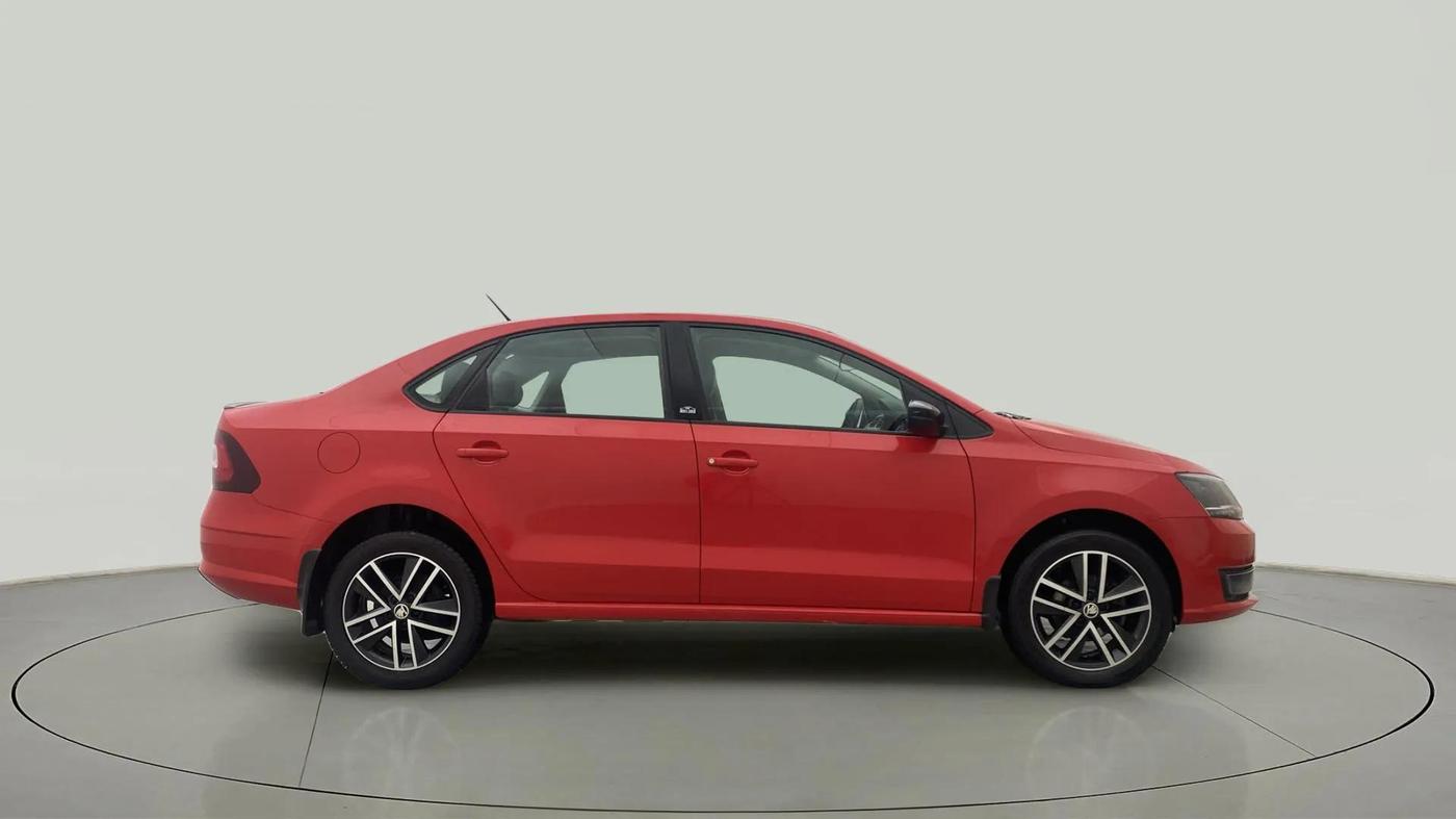 2019 Skoda Rapid STYLE 1.6 MPI AT, Petrol, Automatic, 38,538 km, Right Side View
