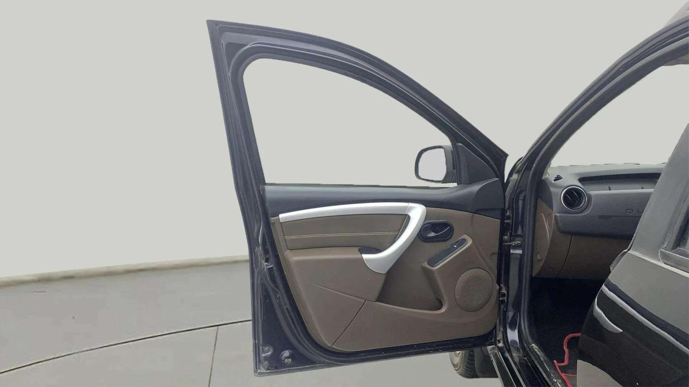 2017 Renault Duster RXL PETROL, Petrol, Manual, 51,141 km, LHS Front Door