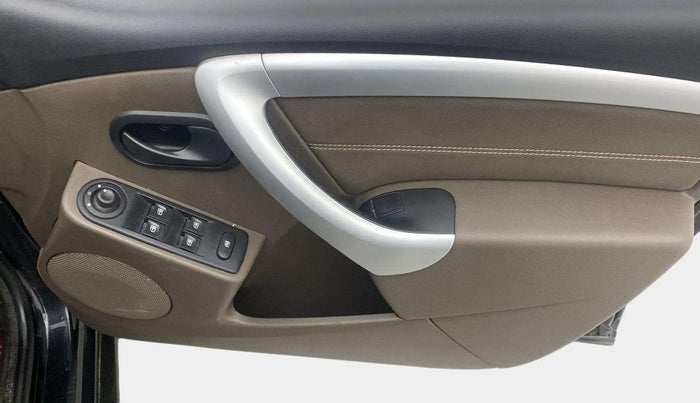 2017 Renault Duster RXL PETROL, Petrol, Manual, 51,141 km, Driver Side Door Panels Control