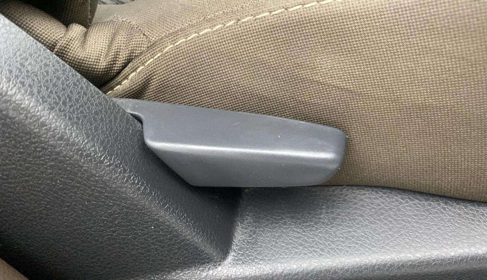 2017 Renault Duster RXL PETROL, Petrol, Manual, 51,141 km, Driver Side Adjustment Panel