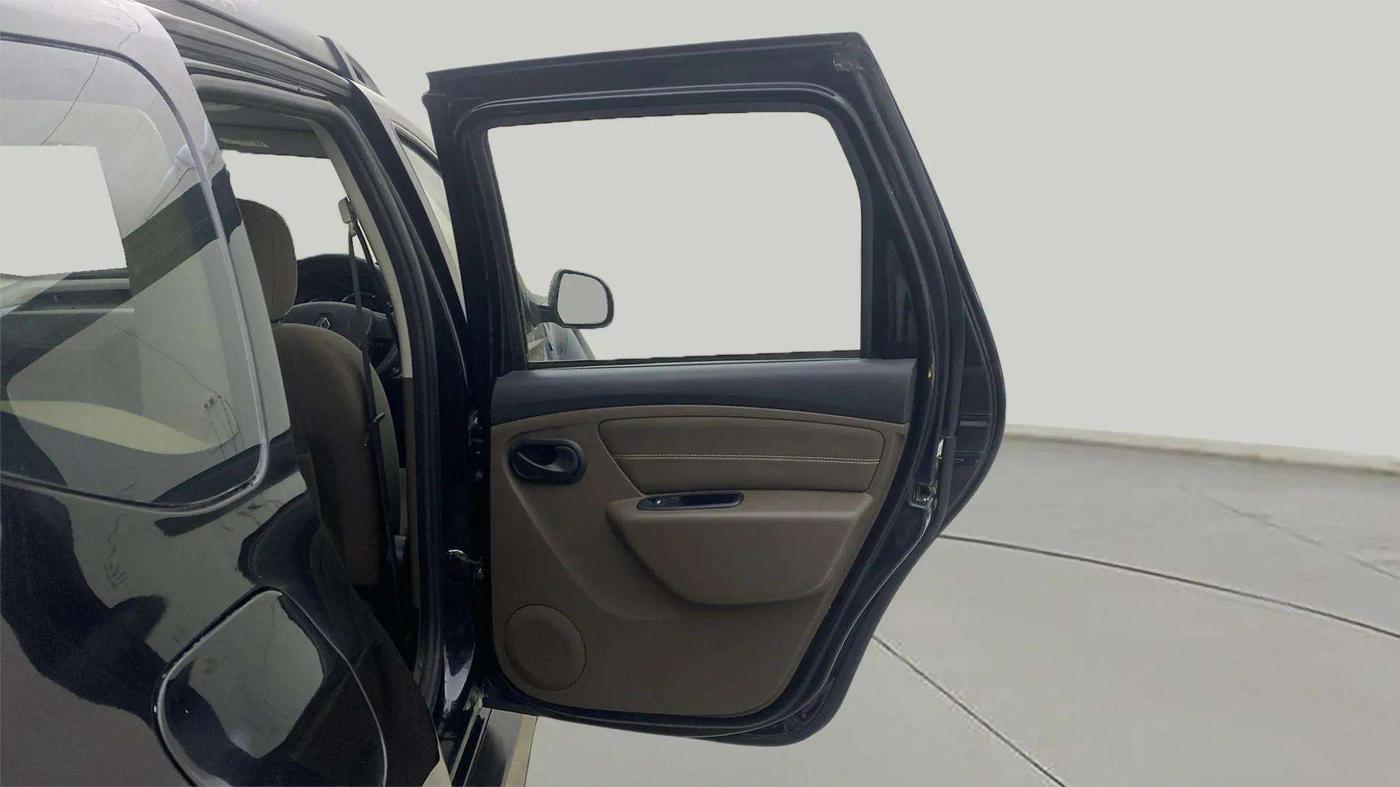 2017 Renault Duster RXL PETROL, Petrol, Manual, 51,141 km, RHS Rear Door