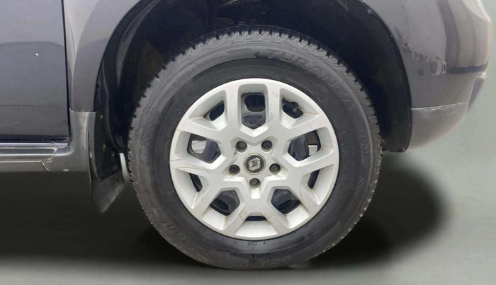 2017 Renault Duster RXL PETROL, Petrol, Manual, 51,141 km, Right Front Wheel