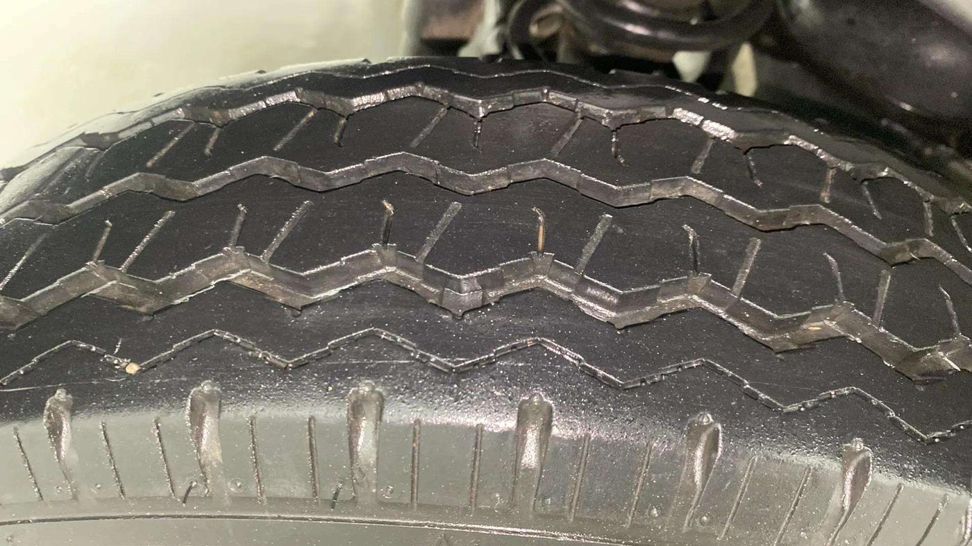 2022 Maruti Eeco 5 STR STD(O), Petrol, Manual, 7,010 km, Right Rear Tyre Tread