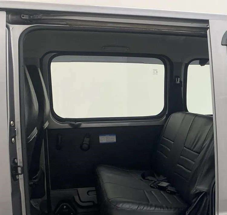 2022 Maruti Eeco 5 STR STD(O), Petrol, Manual, 7,010 km, RHS Rear Door