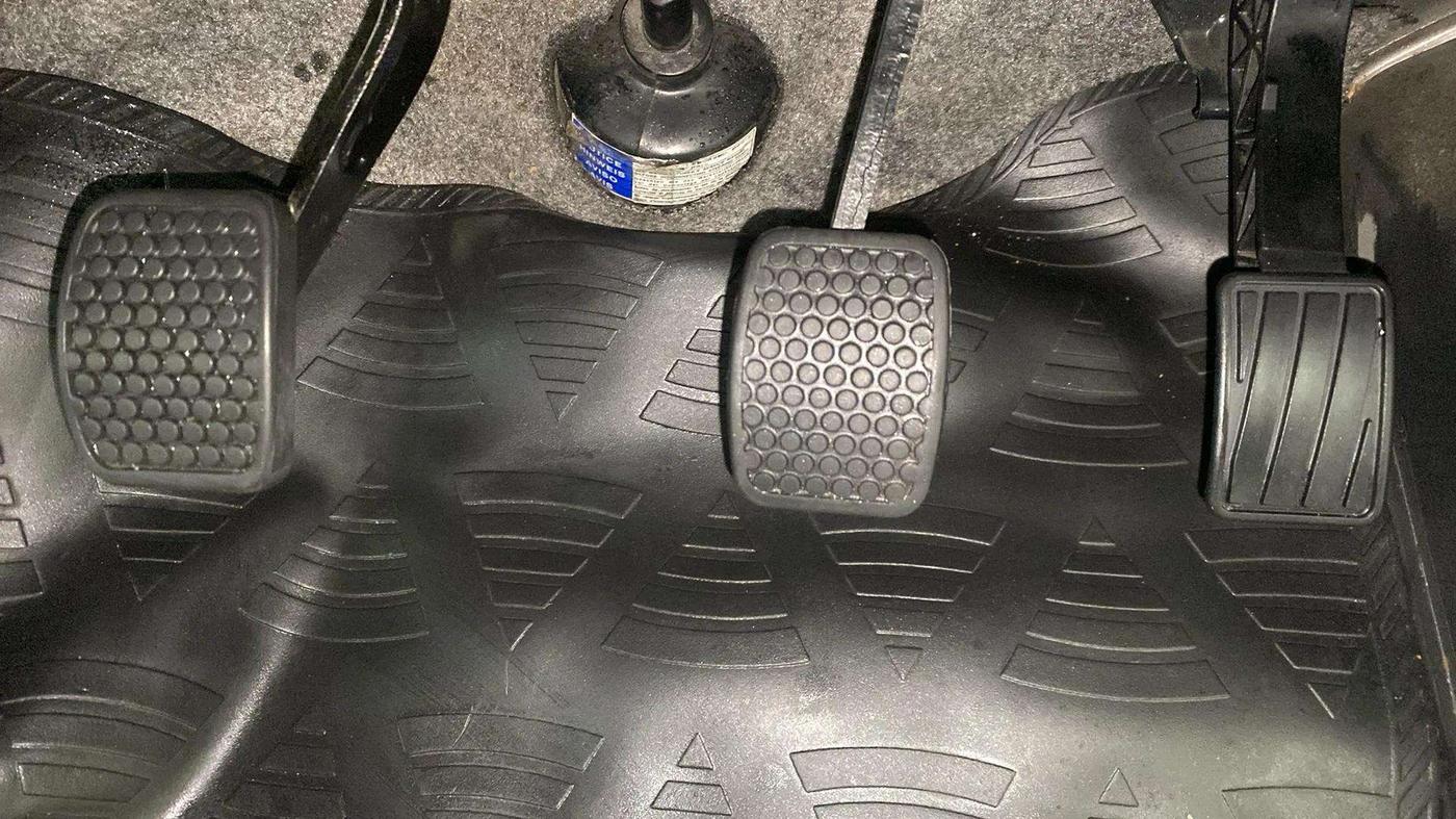 2022 Maruti Eeco 5 STR STD(O), Petrol, Manual, 7,010 km, Pedals