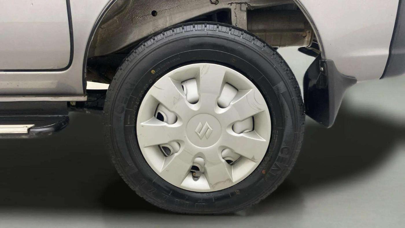 2022 Maruti Eeco 5 STR STD(O), Petrol, Manual, 7,010 km, Left Rear Wheel