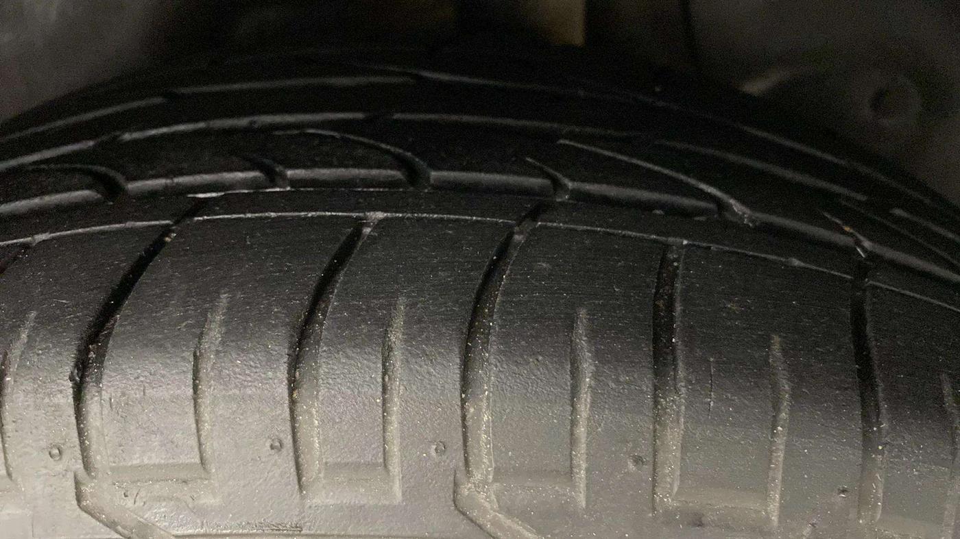 2019 Hyundai Creta SX (O) 1.6 DIESEL, Diesel, Manual, 73,912 km, Left Rear Tyre Tread