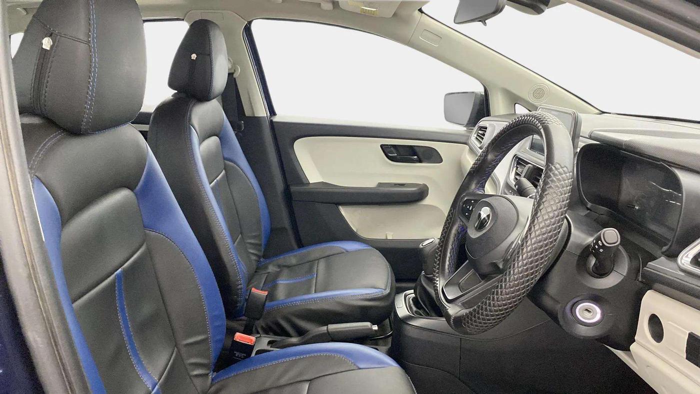 2024 Tata ALTROZ XM PLUS SUNROOF CNG, CNG, Manual, 19,598 km, Right Side Front Door Cabin