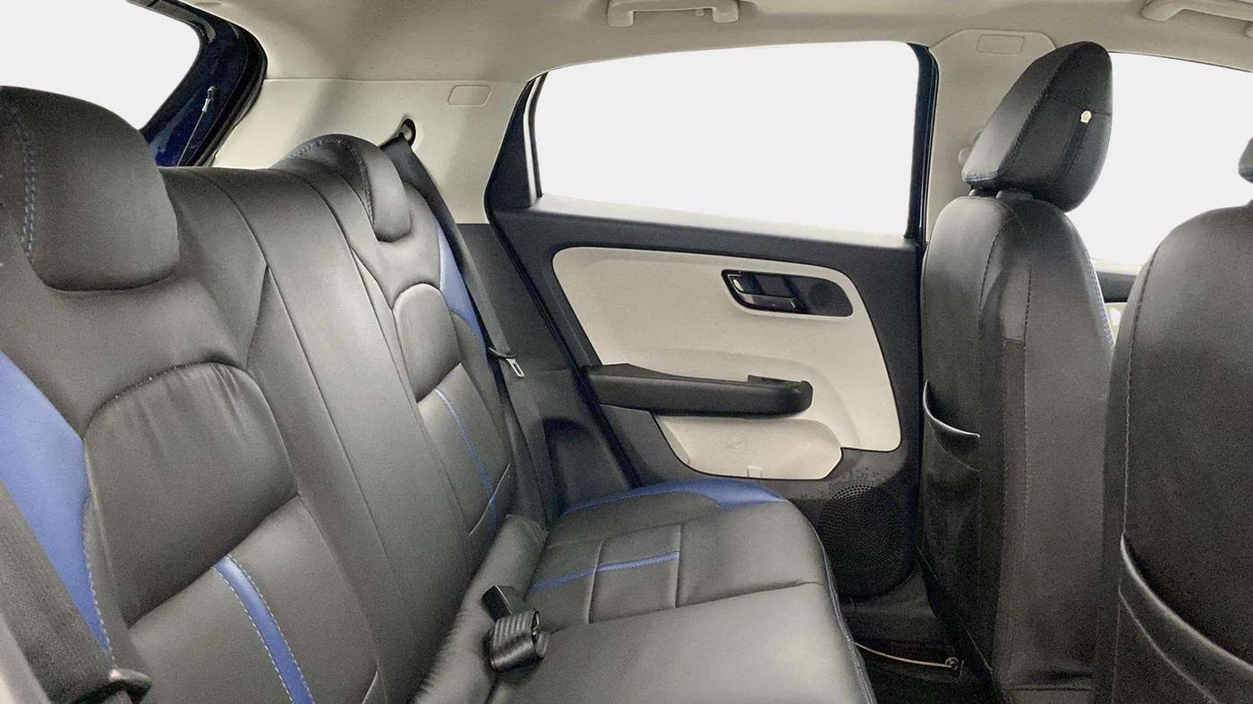 2024 Tata ALTROZ XM PLUS SUNROOF CNG, CNG, Manual, 19,598 km, Right Side Rear Door Cabin