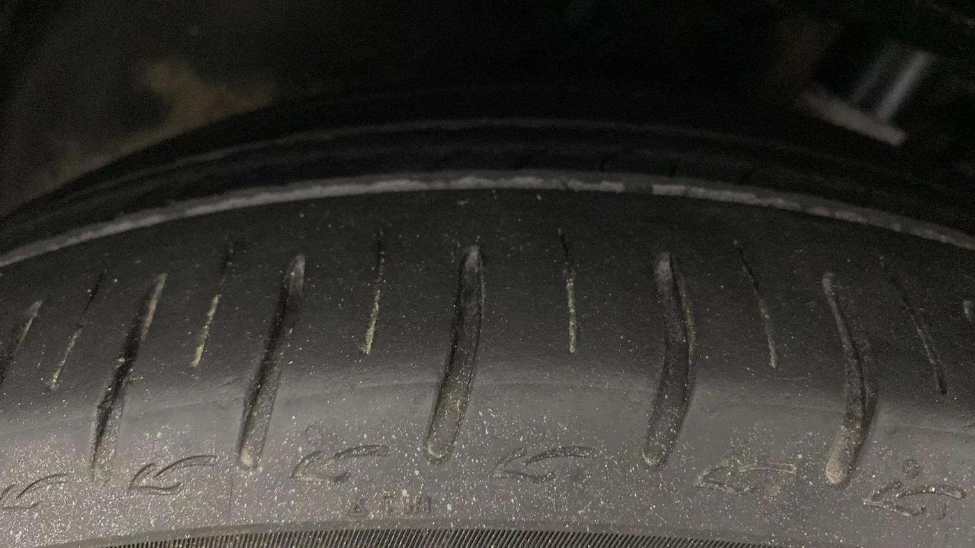 2024 Tata ALTROZ XM PLUS SUNROOF CNG, CNG, Manual, 19,598 km, Left Front Tyre Tread