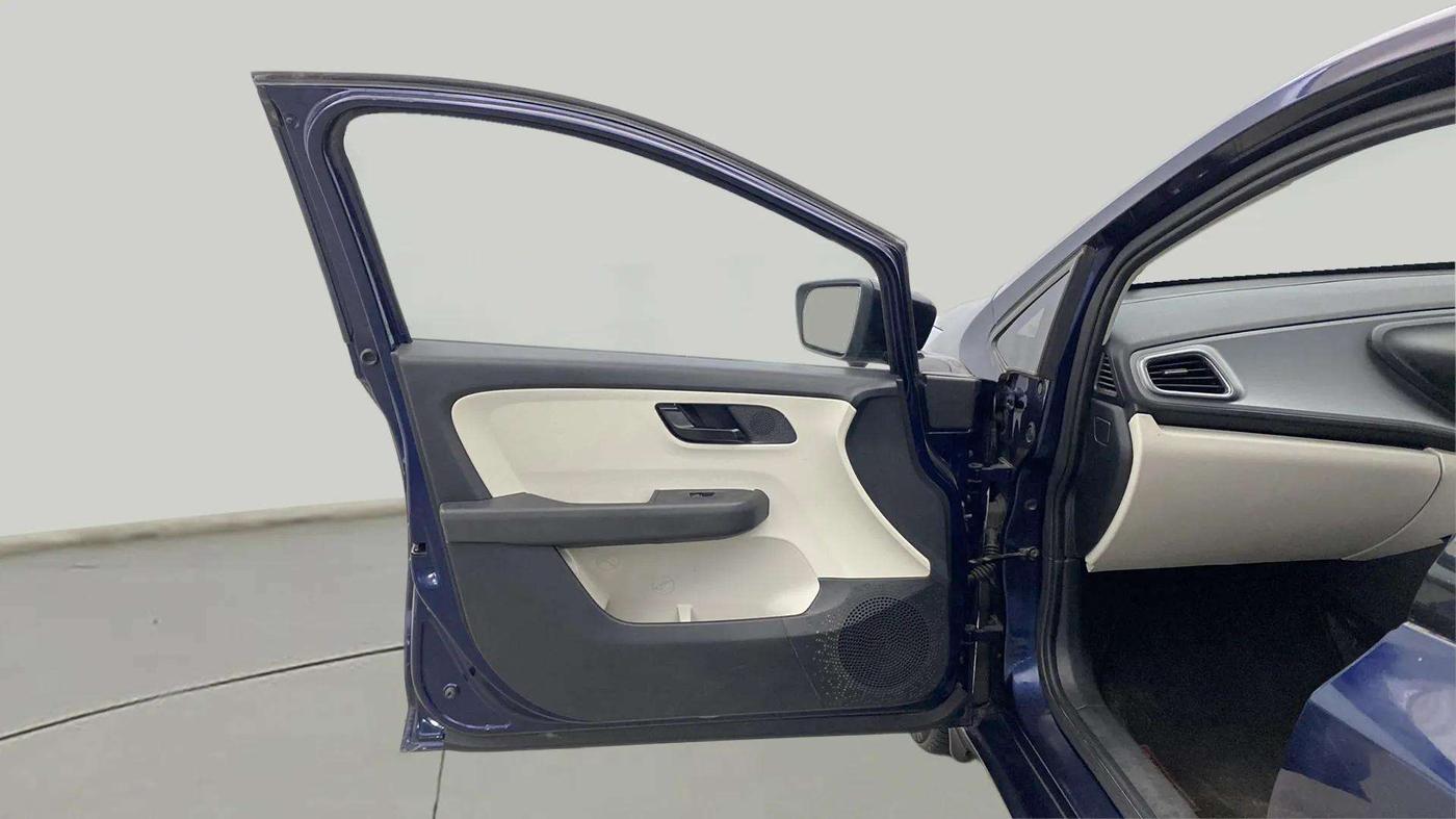 2024 Tata ALTROZ XM PLUS SUNROOF CNG, CNG, Manual, 19,598 km, LHS Front Door