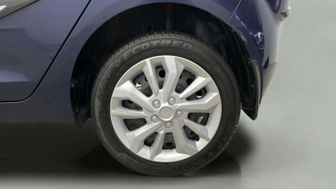 2024 Tata ALTROZ XM PLUS SUNROOF CNG, CNG, Manual, 19,598 km, Left Rear Wheel