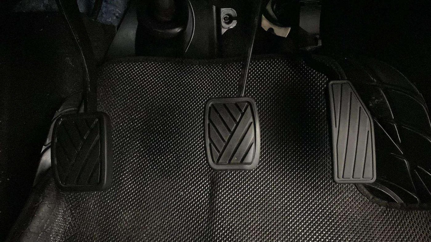 2022 Maruti IGNIS DELTA 1.2, Petrol, Manual, 23,646 km, Pedals