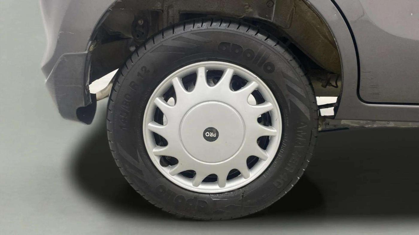 2015 Maruti Alto 800 LXI, Petrol, Manual, 61,586 km, Right Rear Wheel