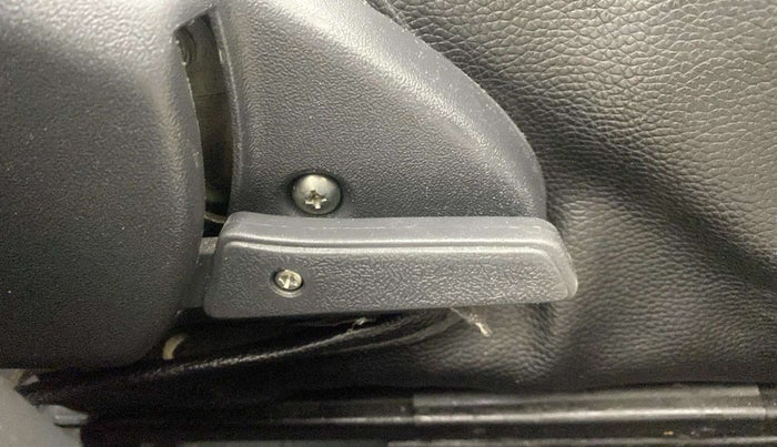 2018 Maruti Alto 800 LXI, Petrol, Manual, 22,605 km, Driver Side Adjustment Panel
