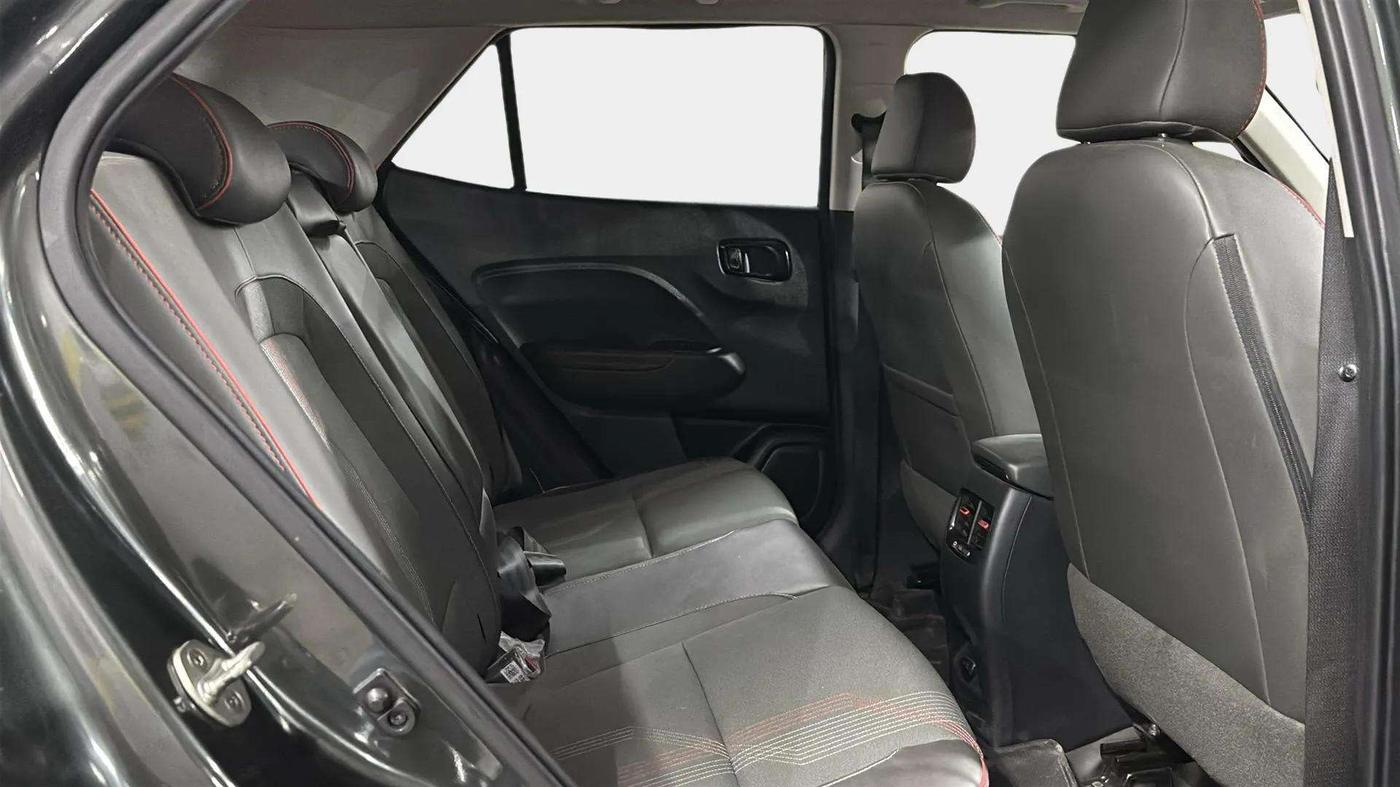 2021 Hyundai VENUE SX 1.0 (O) TURBO IMT, Petrol, Manual, 27,411 km, Right Side Rear Door Cabin