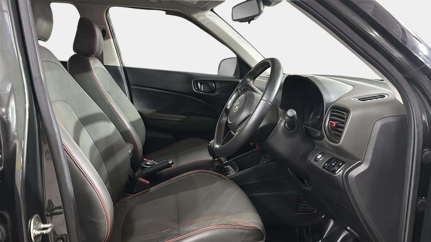2021 Hyundai VENUE SX 1.0 (O) TURBO IMT, Petrol, Manual, 27,411 km, Right Side Front Door Cabin