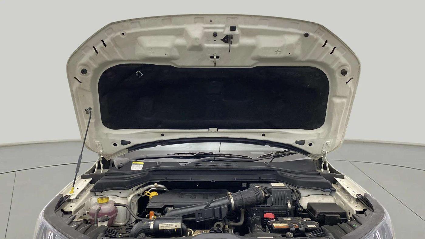 2021 Mahindra XUV300 W6 1.2 PETROL, Petrol, Manual, 5,436 km, Open Bonet