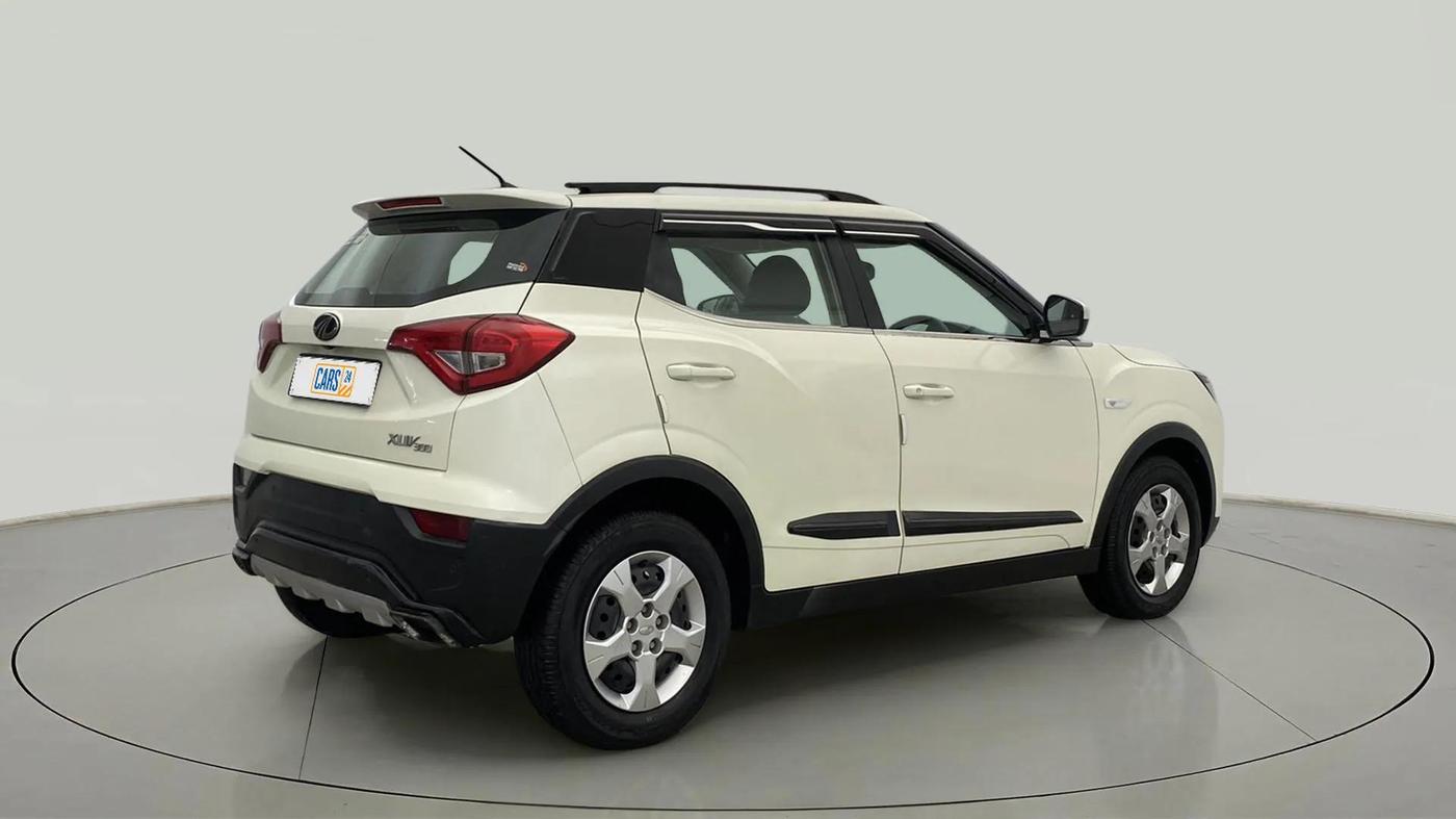 2021 Mahindra XUV300 W6 1.2 PETROL, Petrol, Manual, 5,436 km, Right Back Diagonal