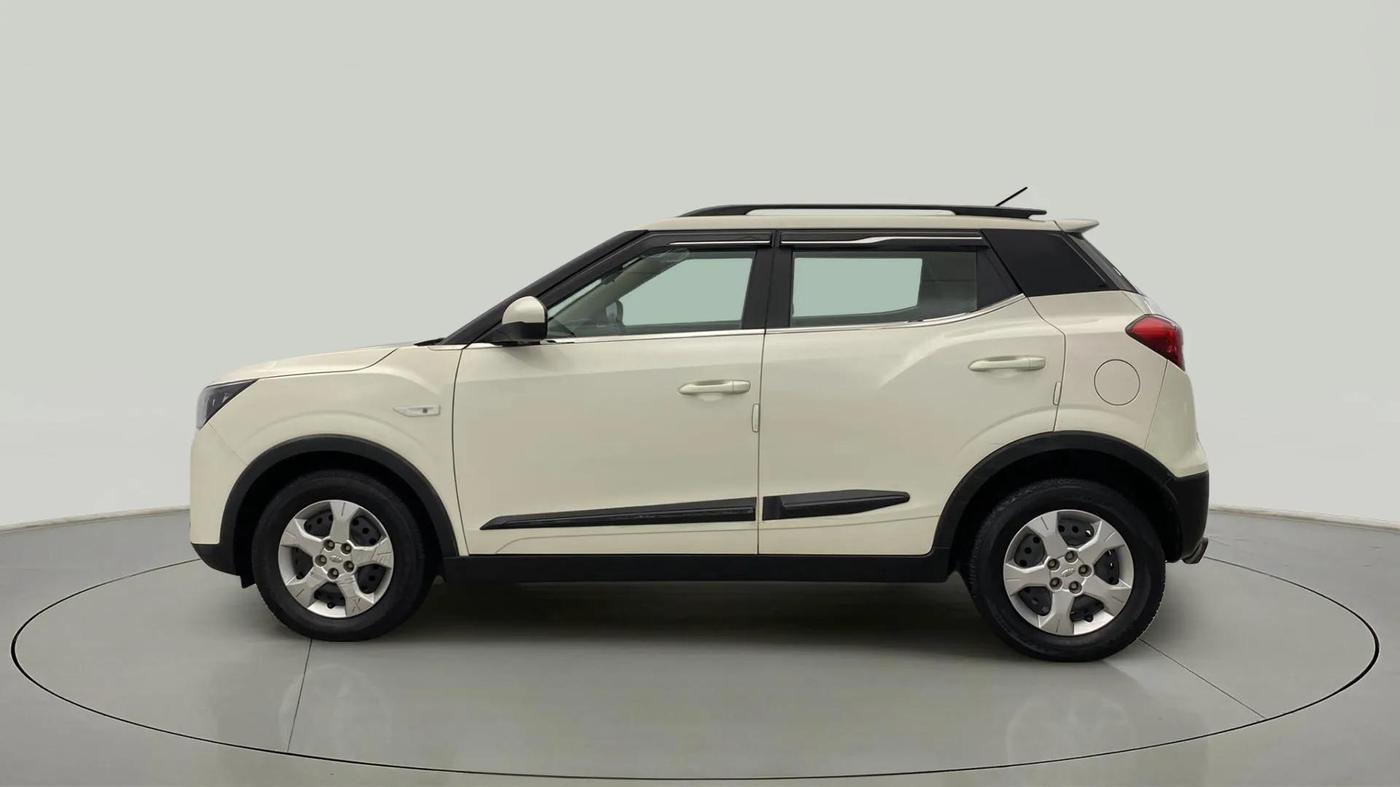 2021 Mahindra XUV300 W6 1.2 PETROL, Petrol, Manual, 5,436 km, Left Side