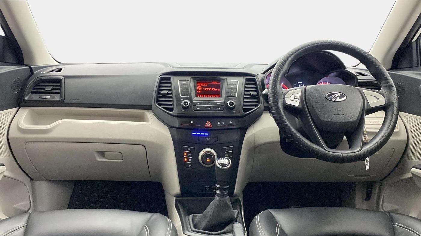 2021 Mahindra XUV300 W6 1.2 PETROL, Petrol, Manual, 5,436 km, Dashboard