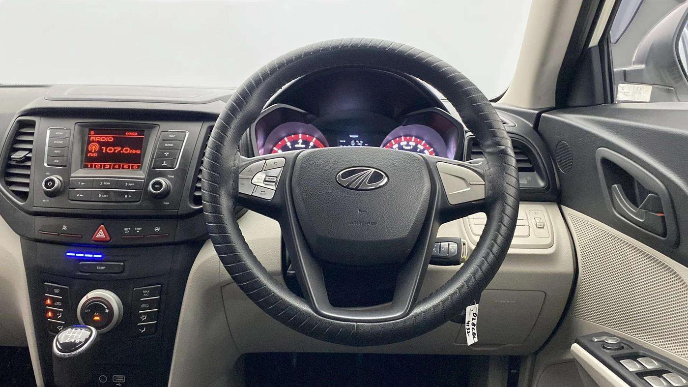 2021 Mahindra XUV300 W6 1.2 PETROL, Petrol, Manual, 5,436 km, Steering Wheel Close Up