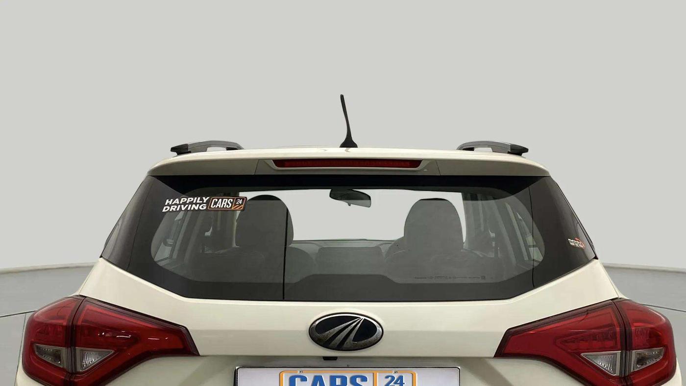 2021 Mahindra XUV300 W6 1.2 PETROL, Petrol, Manual, 5,436 km, Rear Windshield