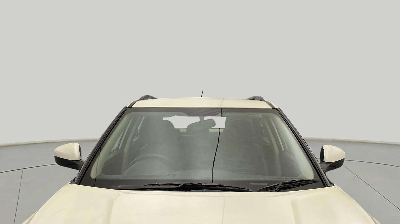 2021 Mahindra XUV300 W6 1.2 PETROL, Petrol, Manual, 5,436 km, Front Windshield