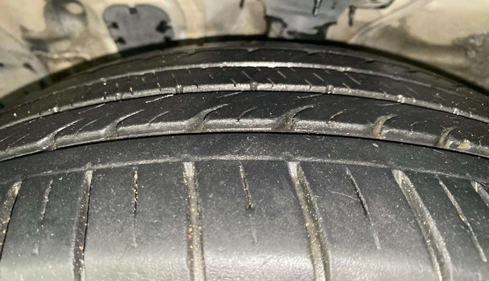 2019 Hyundai Creta SX AT 1.6 PETROL, Petrol, Automatic, 30,086 km, Left Front Tyre Tread