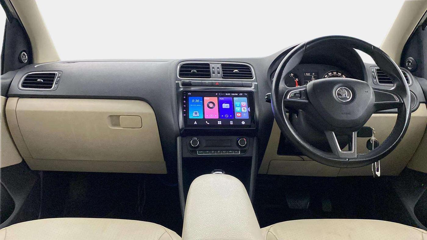 2017 Skoda Rapid STYLE 1.6 MPI AT, Petrol, Automatic, 48,665 km, Dashboard