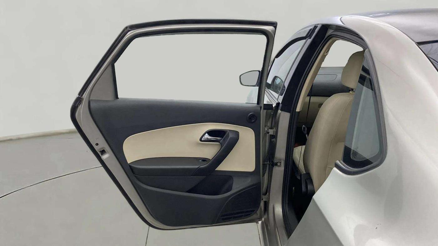 2017 Skoda Rapid STYLE 1.6 MPI AT, Petrol, Automatic, 48,665 km, LHS Rear Door