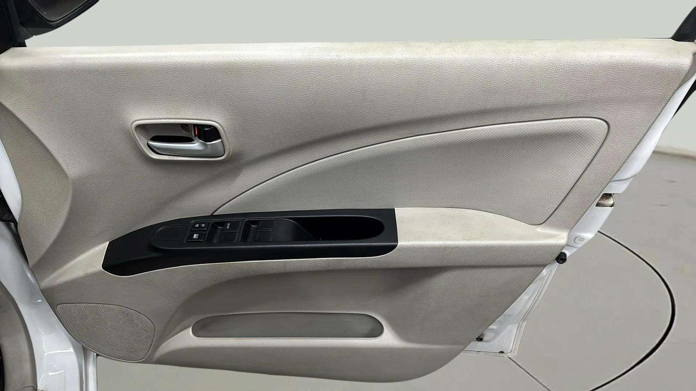 2018 Maruti Celerio VXI, Petrol, Manual, 23,750 km, Driver Side Door Panels Control