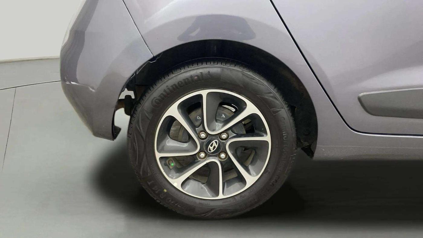 2018 Hyundai Grand i10 SPORTZ AT 1.2 KAPPA VTVT, Petrol, Automatic, 44,664 km, Right Rear Wheel