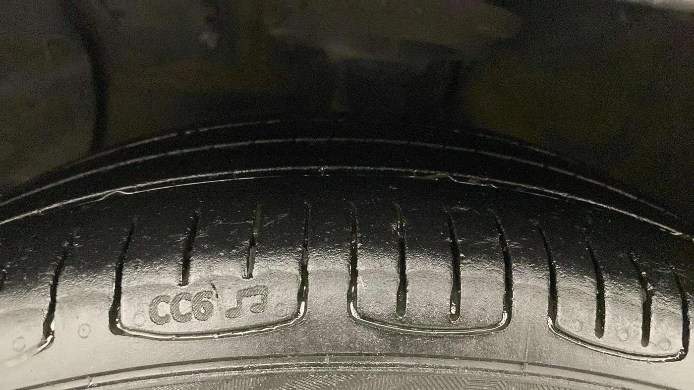 2018 Hyundai Grand i10 SPORTZ AT 1.2 KAPPA VTVT, Petrol, Automatic, 44,664 km, Left Front Tyre Tread