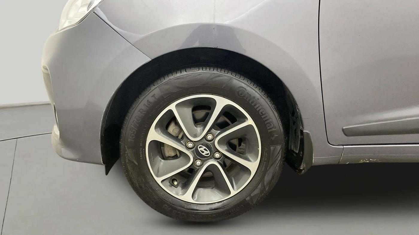 2018 Hyundai Grand i10 SPORTZ AT 1.2 KAPPA VTVT, Petrol, Automatic, 44,664 km, Left Front Wheel
