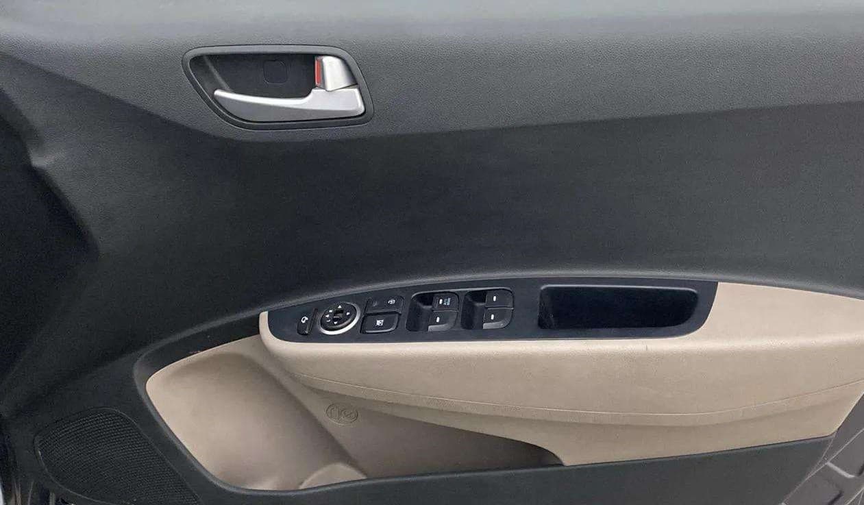 2018 Hyundai Grand i10 SPORTZ AT 1.2 KAPPA VTVT, Petrol, Automatic, 44,664 km, Driver Side Door Panels Control