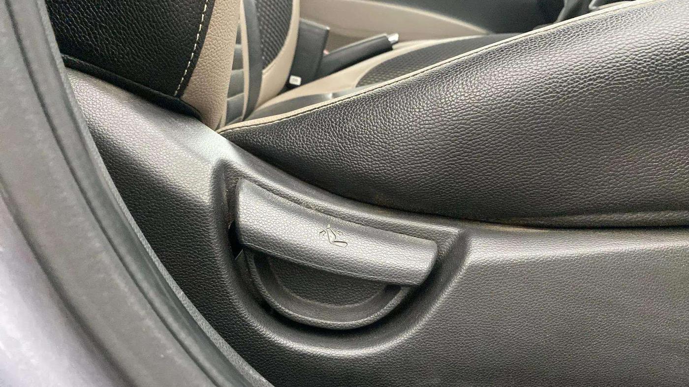 2018 Hyundai Grand i10 SPORTZ AT 1.2 KAPPA VTVT, Petrol, Automatic, 44,664 km, Driver Side Adjustment Panel