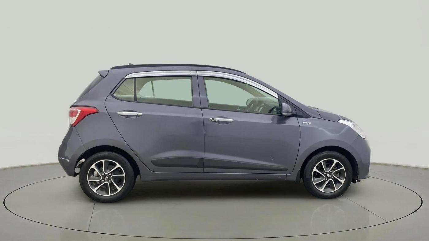 2018 Hyundai Grand i10 SPORTZ AT 1.2 KAPPA VTVT, Petrol, Automatic, 44,664 km, Right Side View