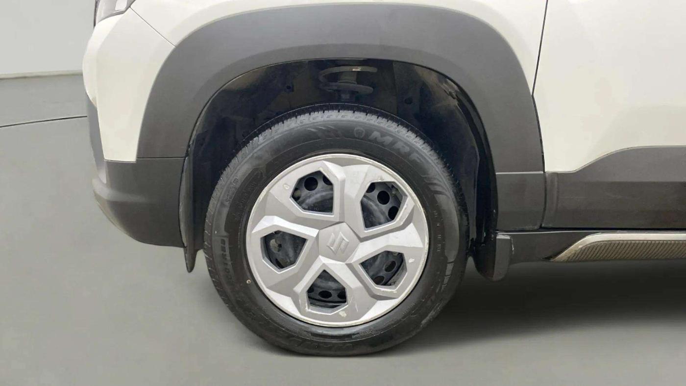 2023 Maruti BREZZA VXI, Petrol, Manual, 28,610 km, Left Front Wheel